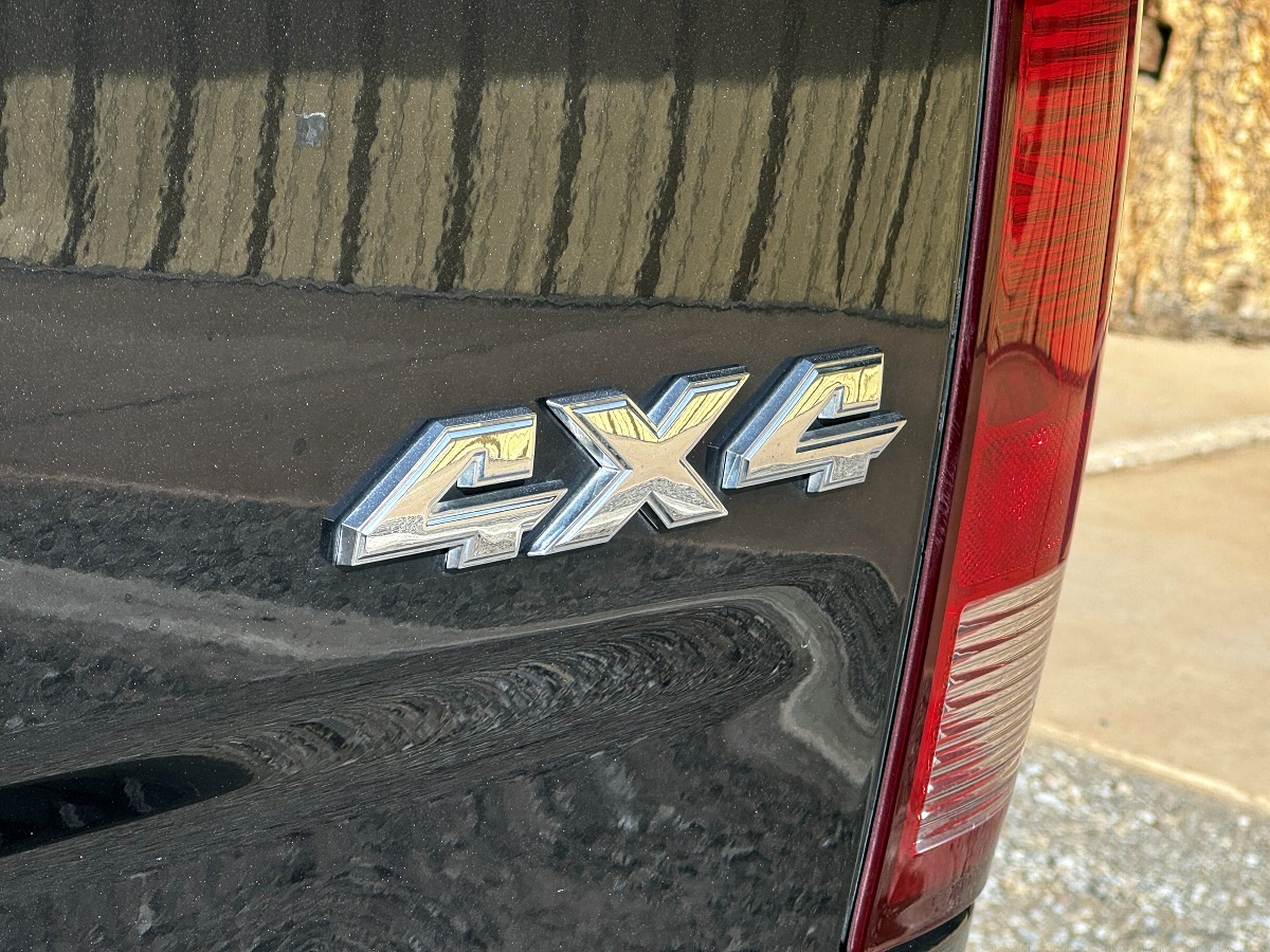 RAM 1500 Big Horn Crew Cab 4WD SWB 2015 RAM 1500 Big Horn Crew Cab 4WD SWB 2015