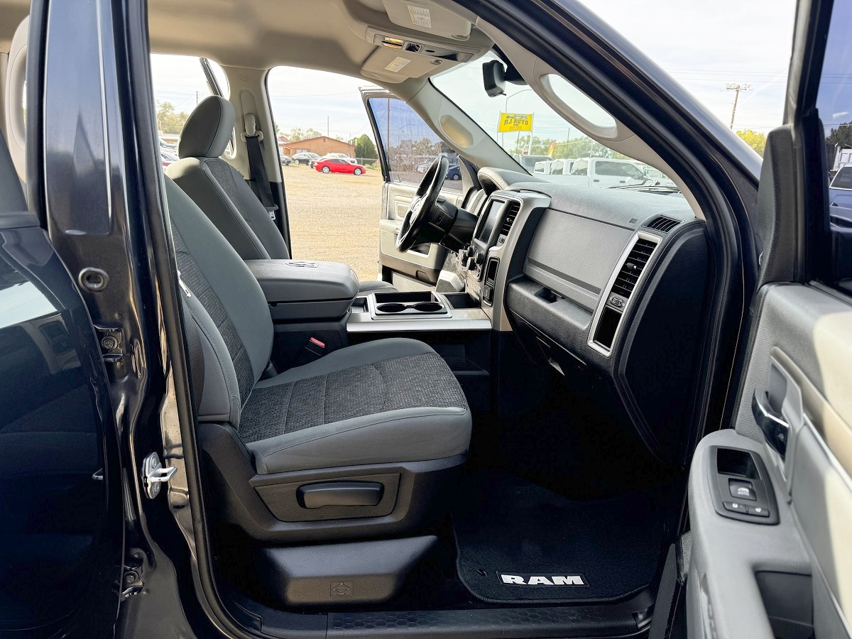 RAM 1500 Big Horn Crew Cab 4WD SWB 2015 RAM 1500 Big Horn Crew Cab 4WD SWB 2015