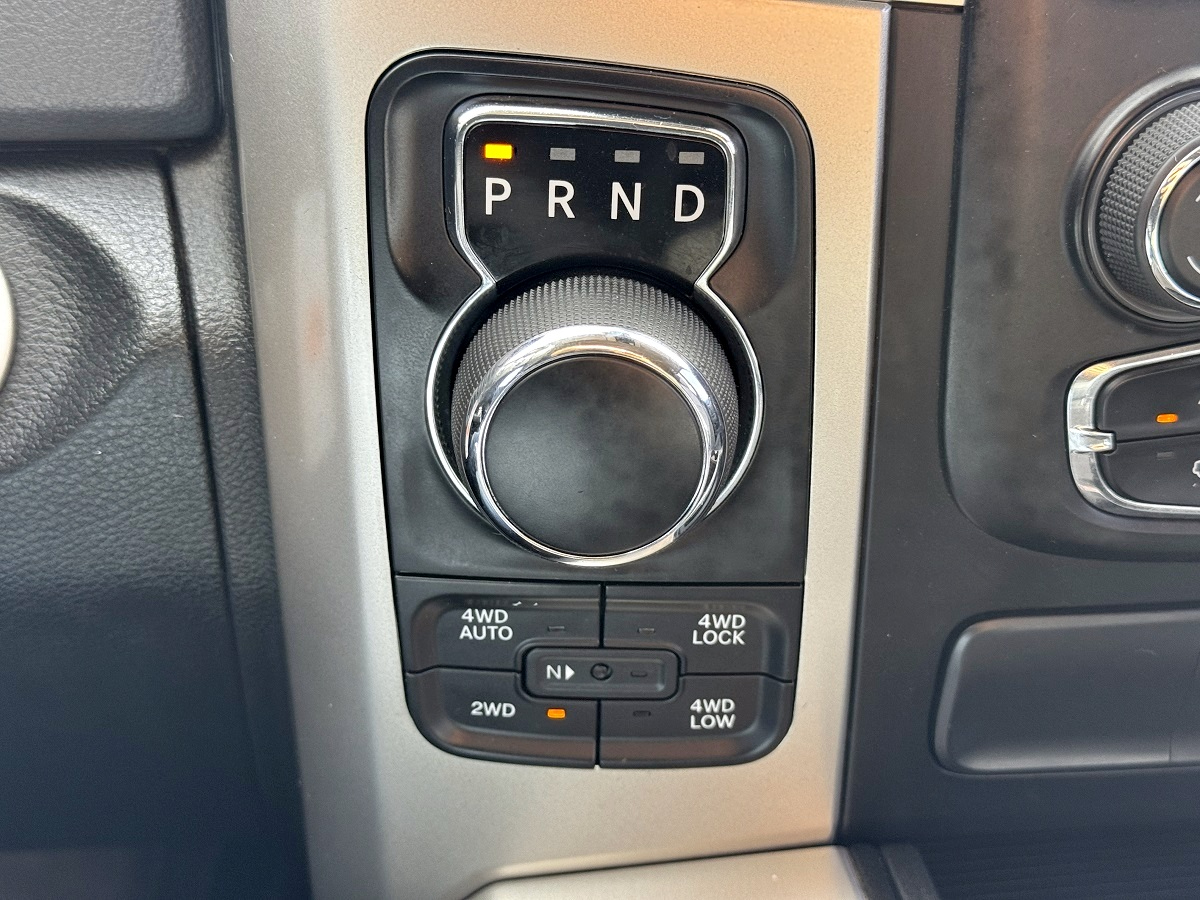 RAM 1500 Big Horn Crew Cab 4WD SWB 2015 RAM 1500 Big Horn Crew Cab 4WD SWB 2015