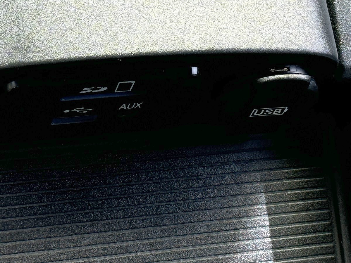 RAM 1500 Big Horn Crew Cab 4WD SWB 2015 RAM 1500 Big Horn Crew Cab 4WD SWB 2015