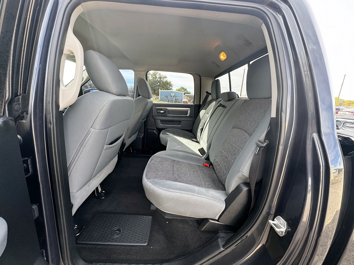 RAM 1500 Big Horn Crew Cab 4WD SWB 2015 RAM 1500 Big Horn Crew Cab 4WD SWB 2015