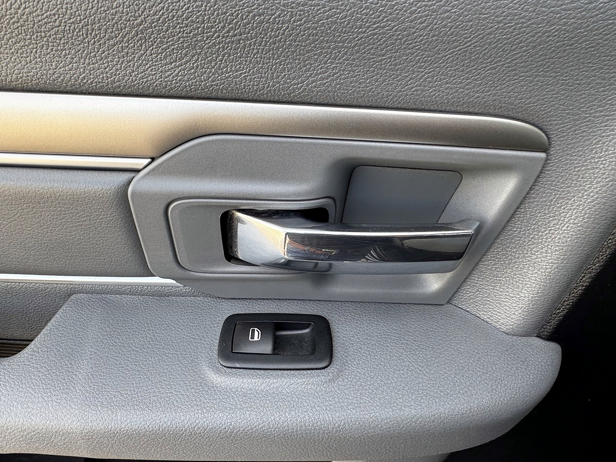 RAM 1500 Big Horn Crew Cab 4WD SWB 2015 RAM 1500 Big Horn Crew Cab 4WD SWB 2015