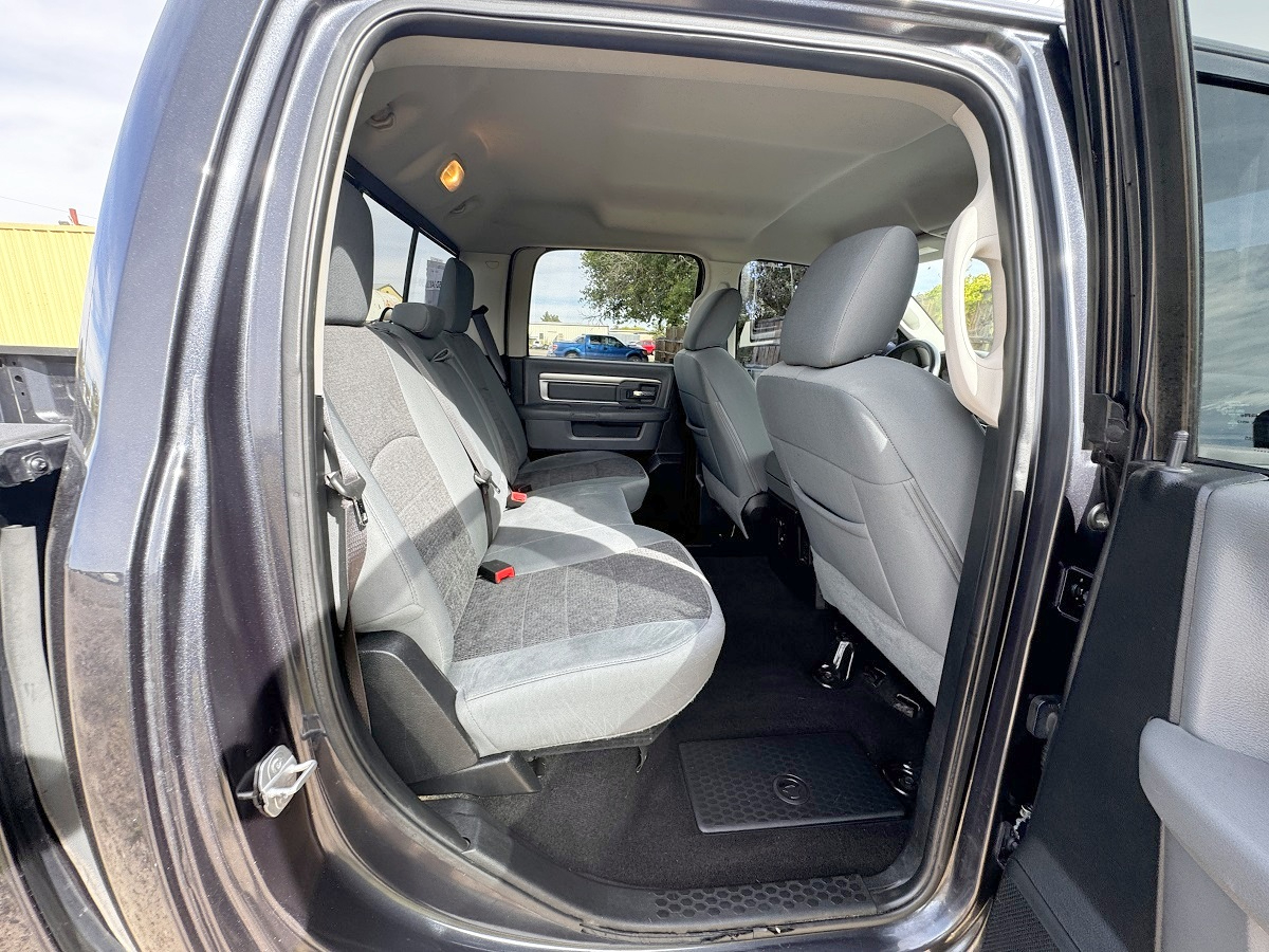 RAM 1500 Big Horn Crew Cab 4WD SWB 2015 RAM 1500 Big Horn Crew Cab 4WD SWB 2015