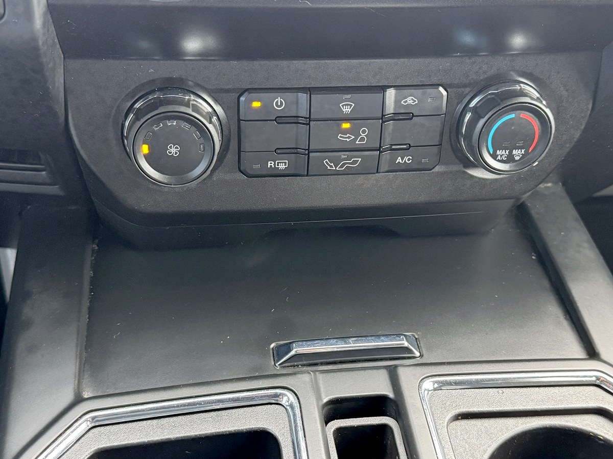 Ford F-150 STX 4WD SuperCrew 5.5' Box 2019 Ford F-150 STX 4WD SuperCrew 5.5' Box 2019