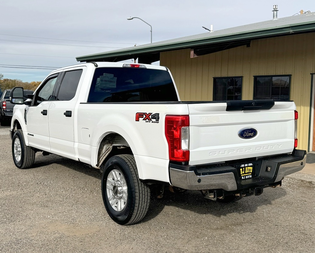 Ford Super Duty F-250 4WD Crew Cab 156" XLT 2019