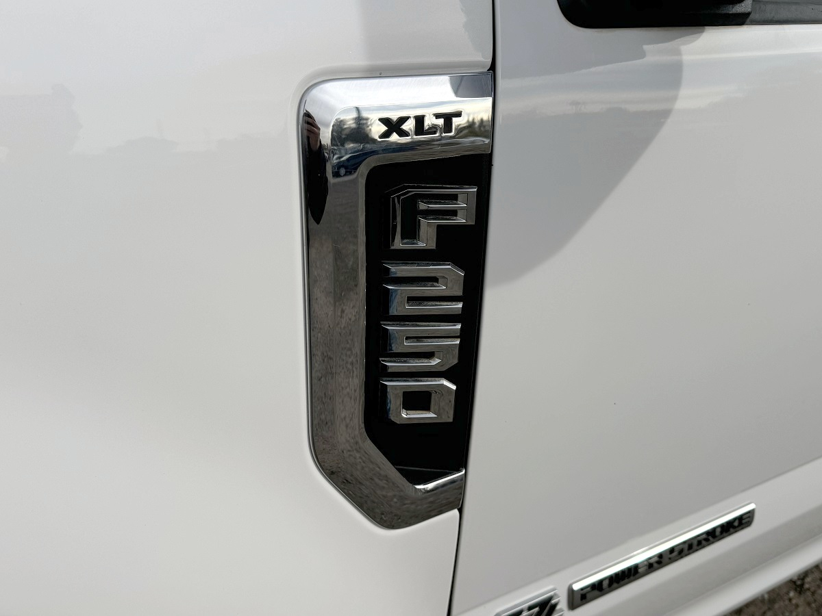 Ford Super Duty F-250 4WD Crew Cab 156" XLT 2019