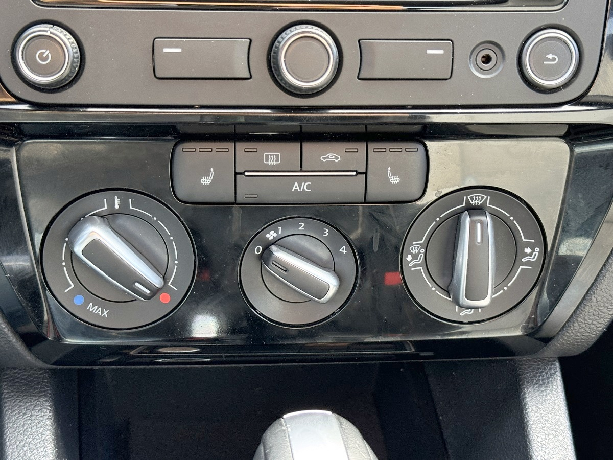 Volkswagen Jetta Sedan  2015