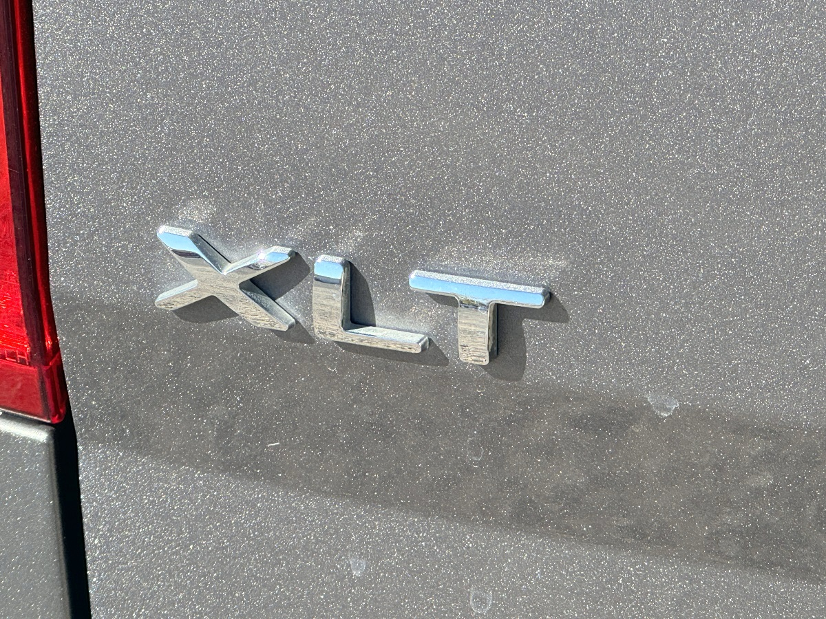 Ford Explorer XLT 4D SUV FWD 2014