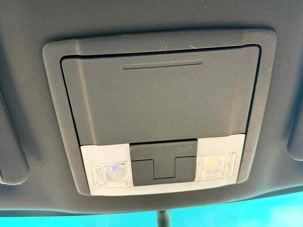 Ford Explorer XLT 4D SUV FWD 2014