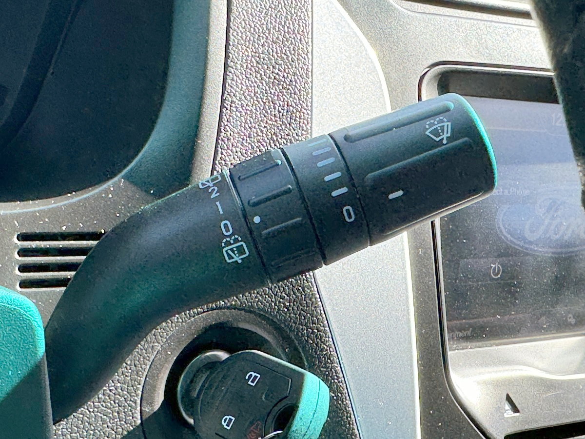 Ford Explorer XLT 4D SUV FWD 2014