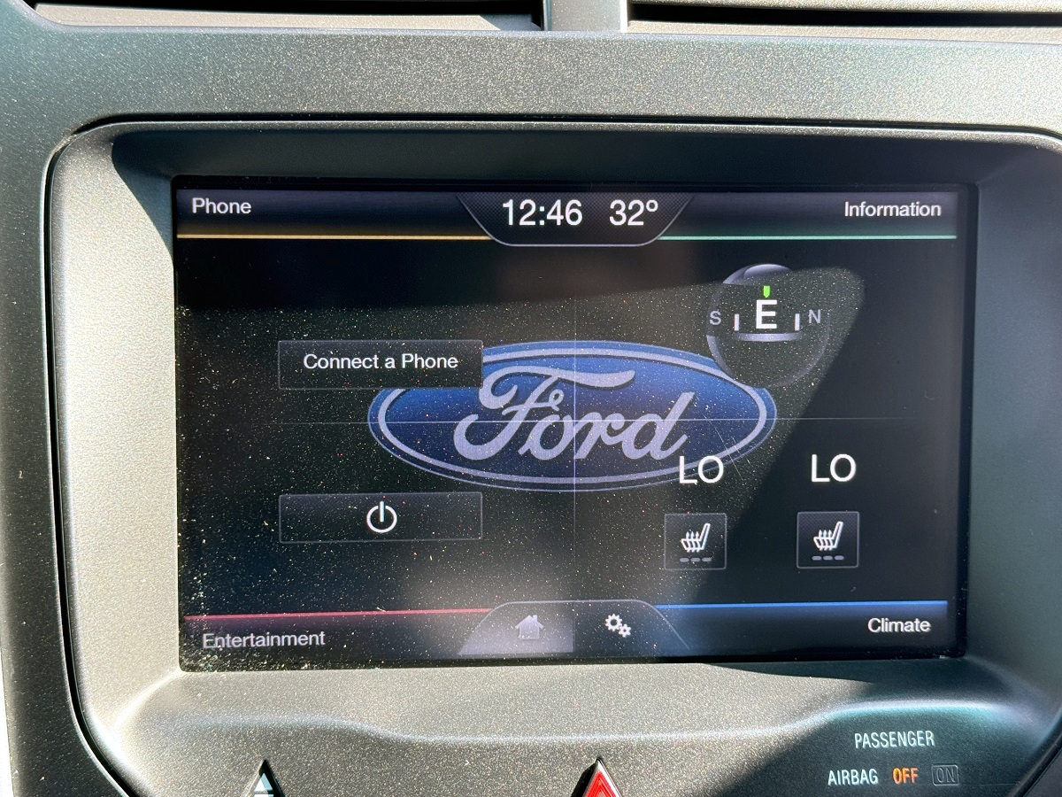 Ford Explorer XLT 4D SUV FWD 2014