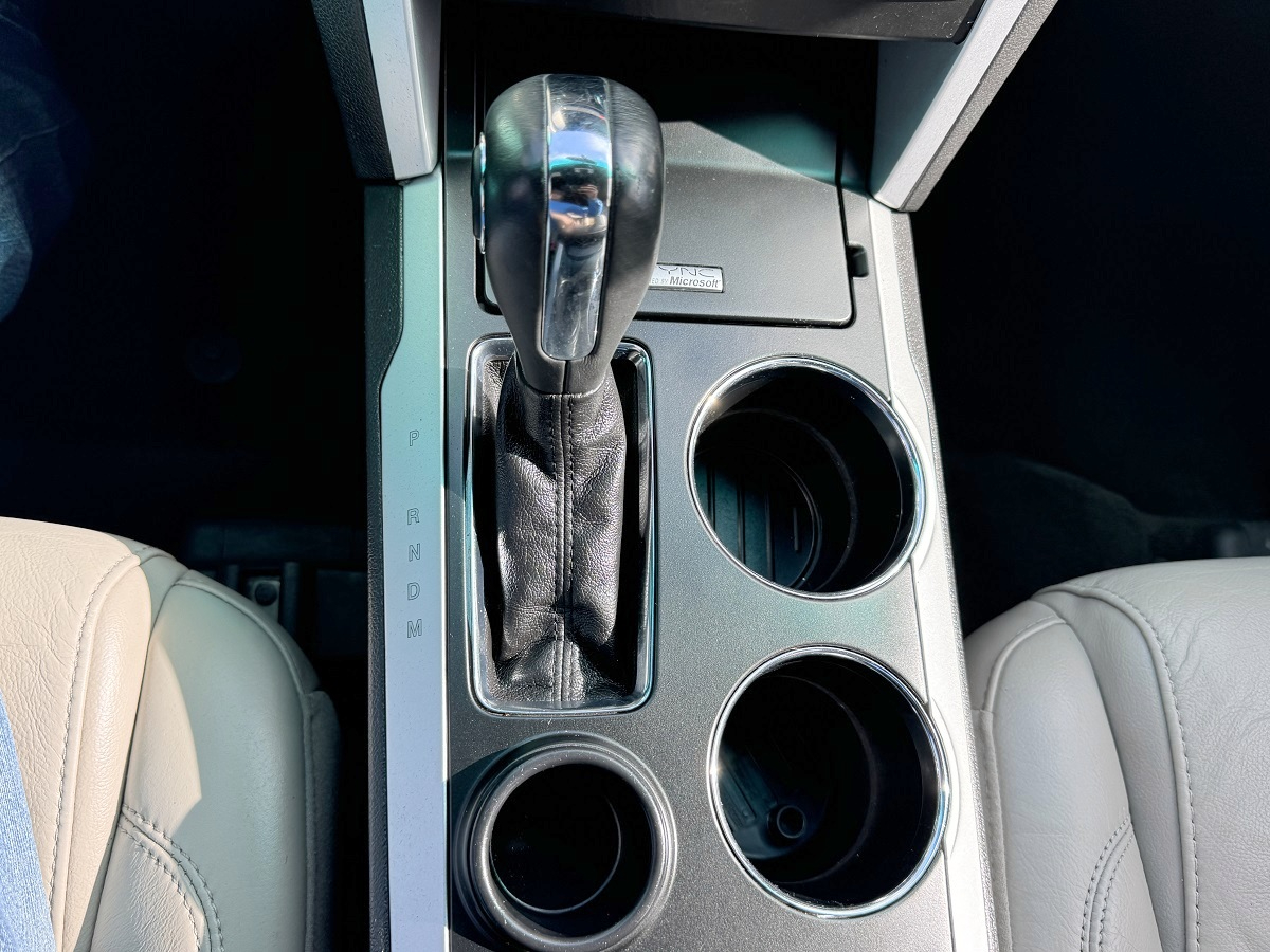 Ford Explorer XLT 4D SUV FWD 2014