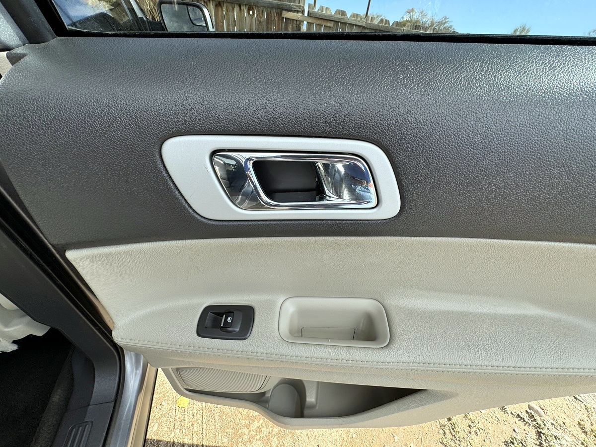 Ford Explorer XLT 4D SUV FWD 2014