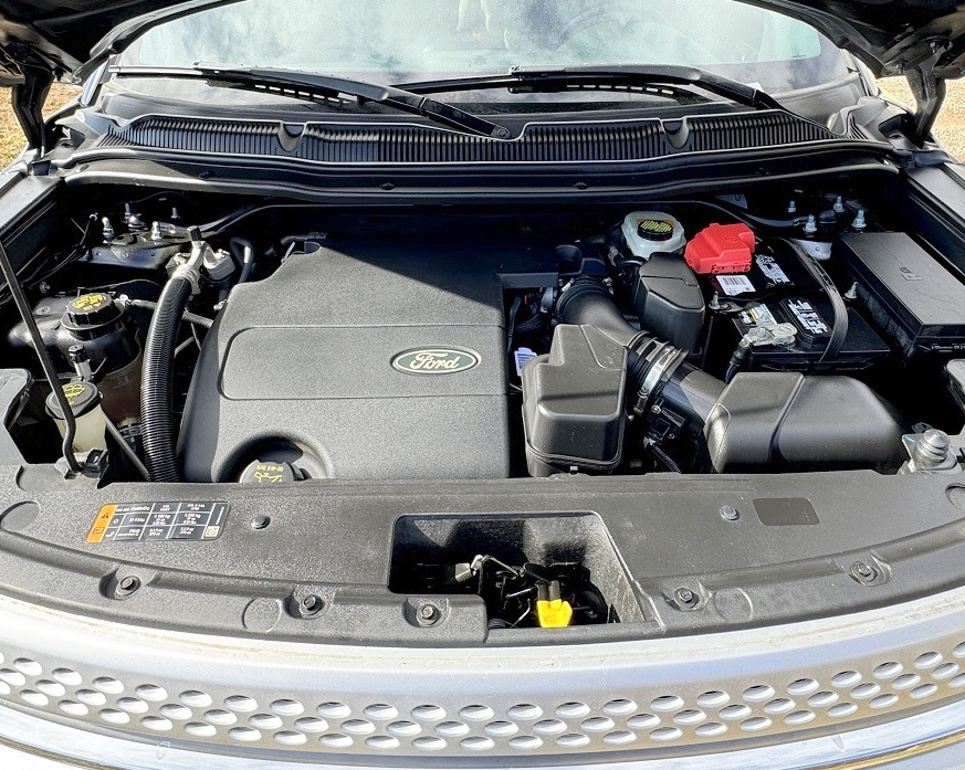 Ford Explorer XLT 4D SUV FWD 2014