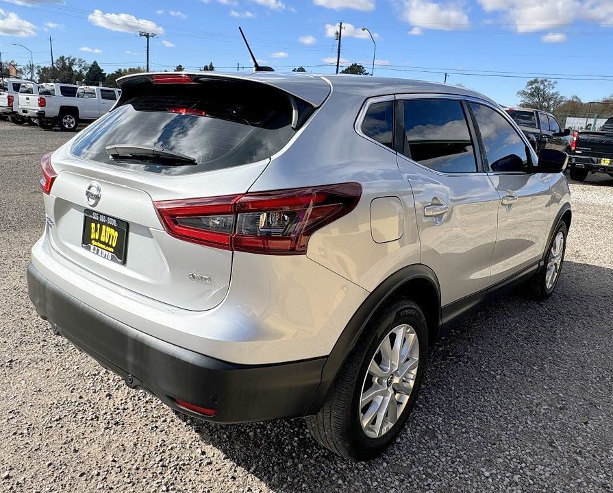 Nissan Rogue Sport  2021