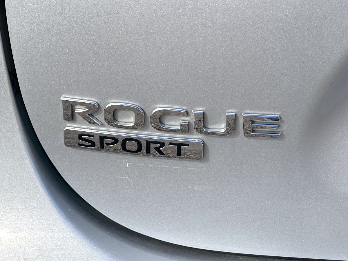 Nissan Rogue Sport  2021