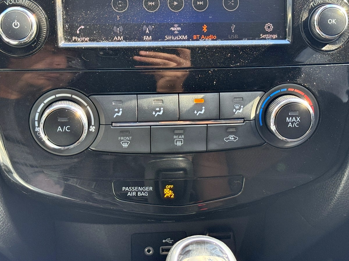 Nissan Rogue Sport  2021