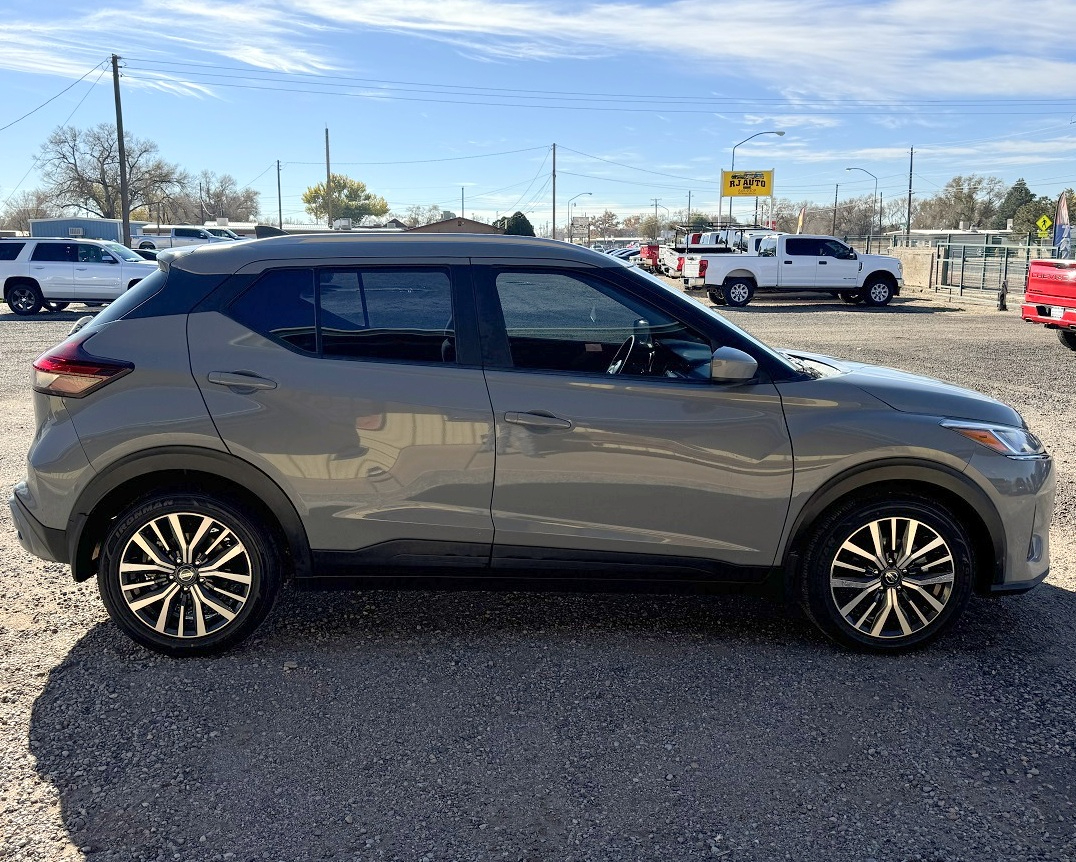 Nissan Kicks SV FWD 2021