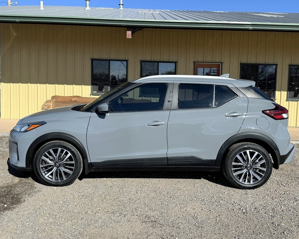 Nissan Kicks SV FWD 2021