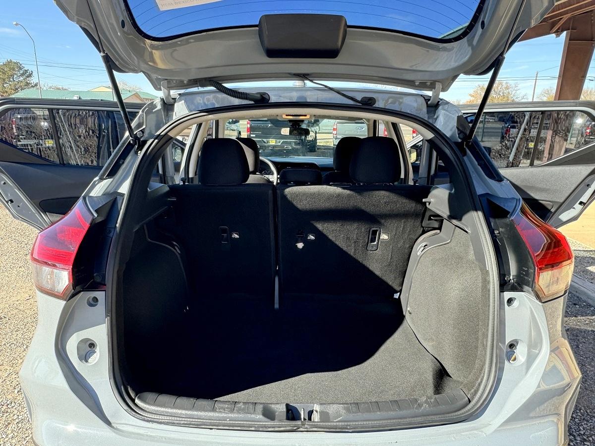 Nissan Kicks SV FWD 2021