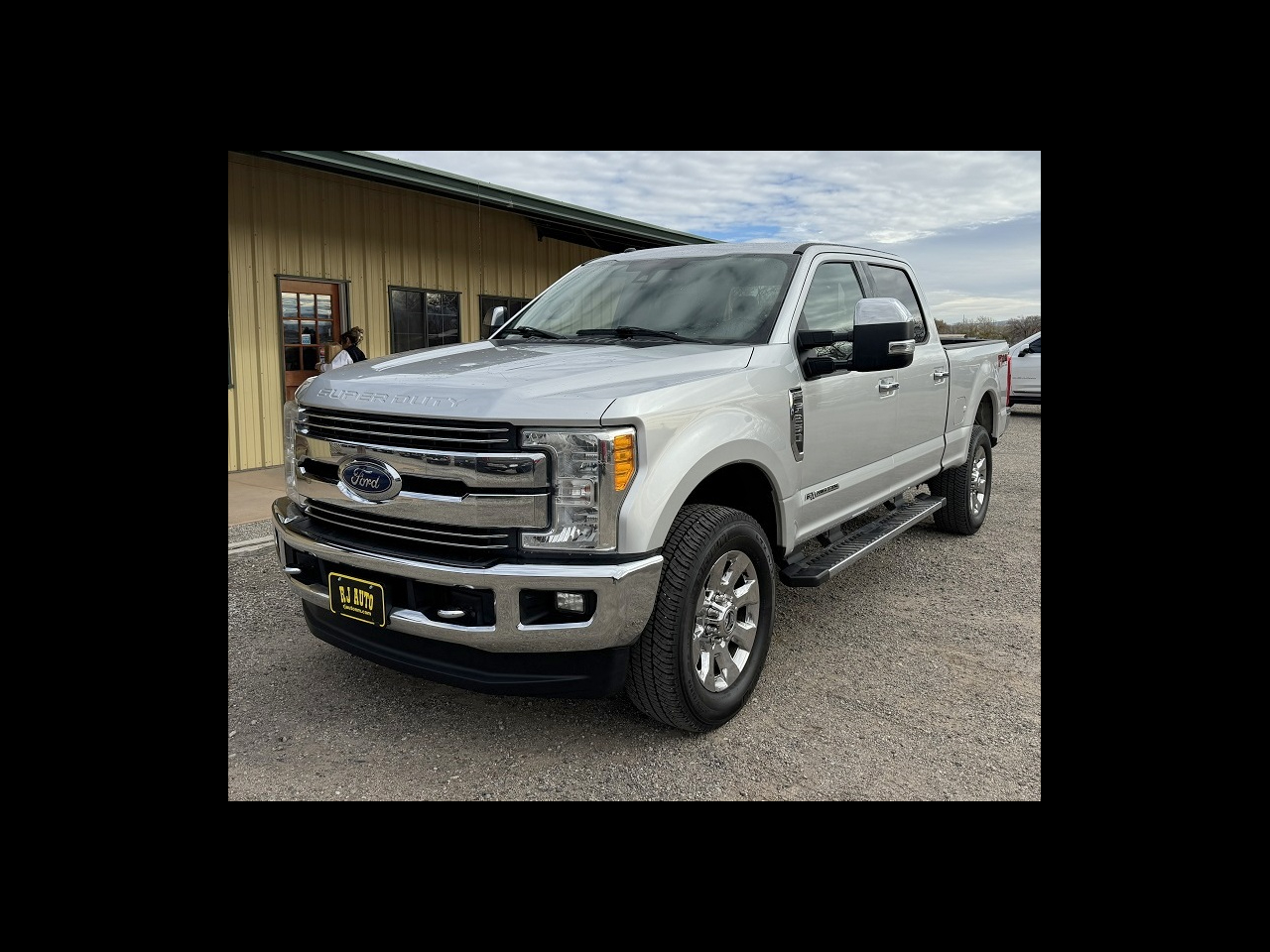 2017 Ford Super Duty F-250 SRW Lariat 4WD Crew Cab 8' Box