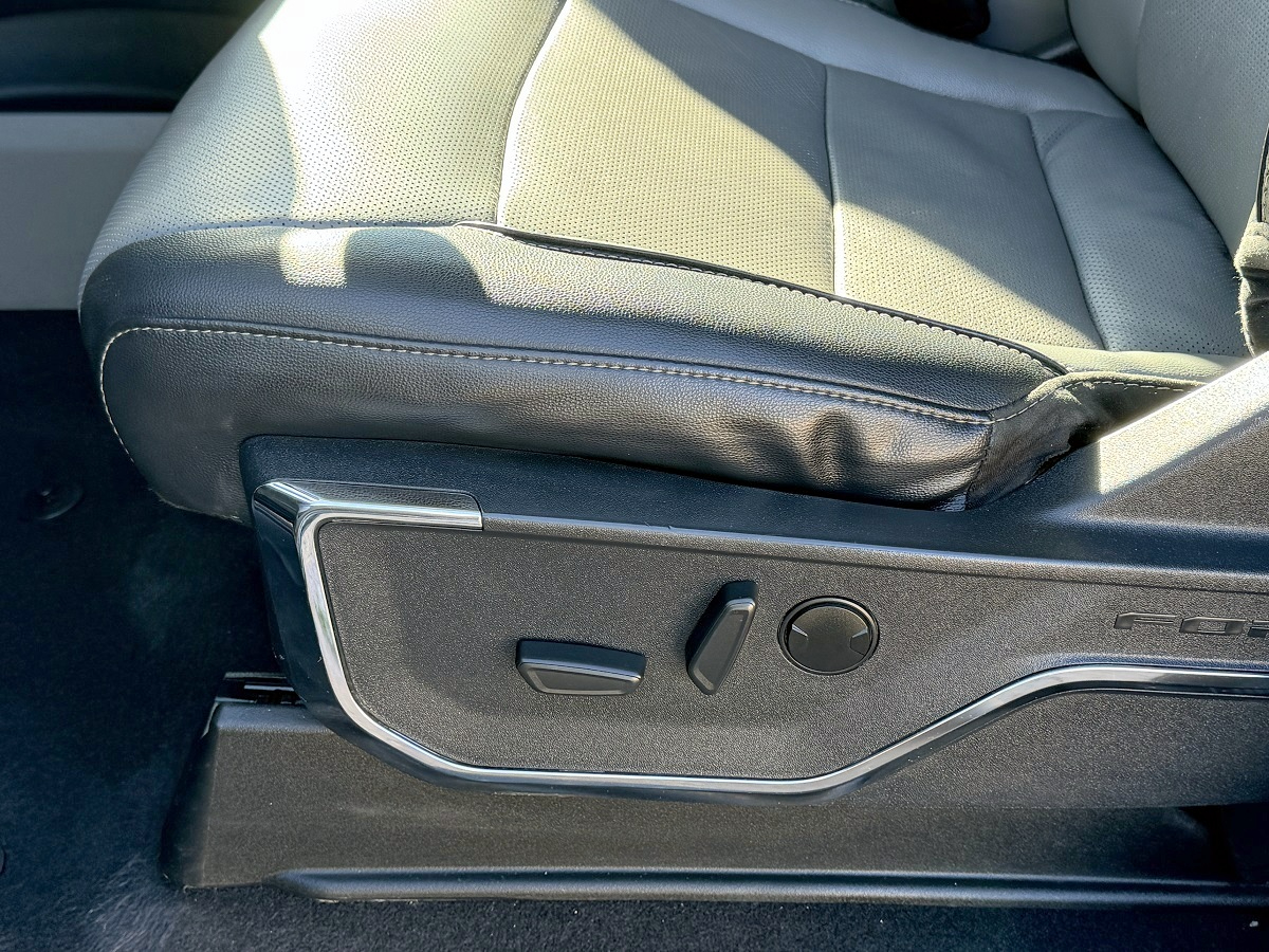 Ford F-150 Lariat SuperCab 4WD 2023