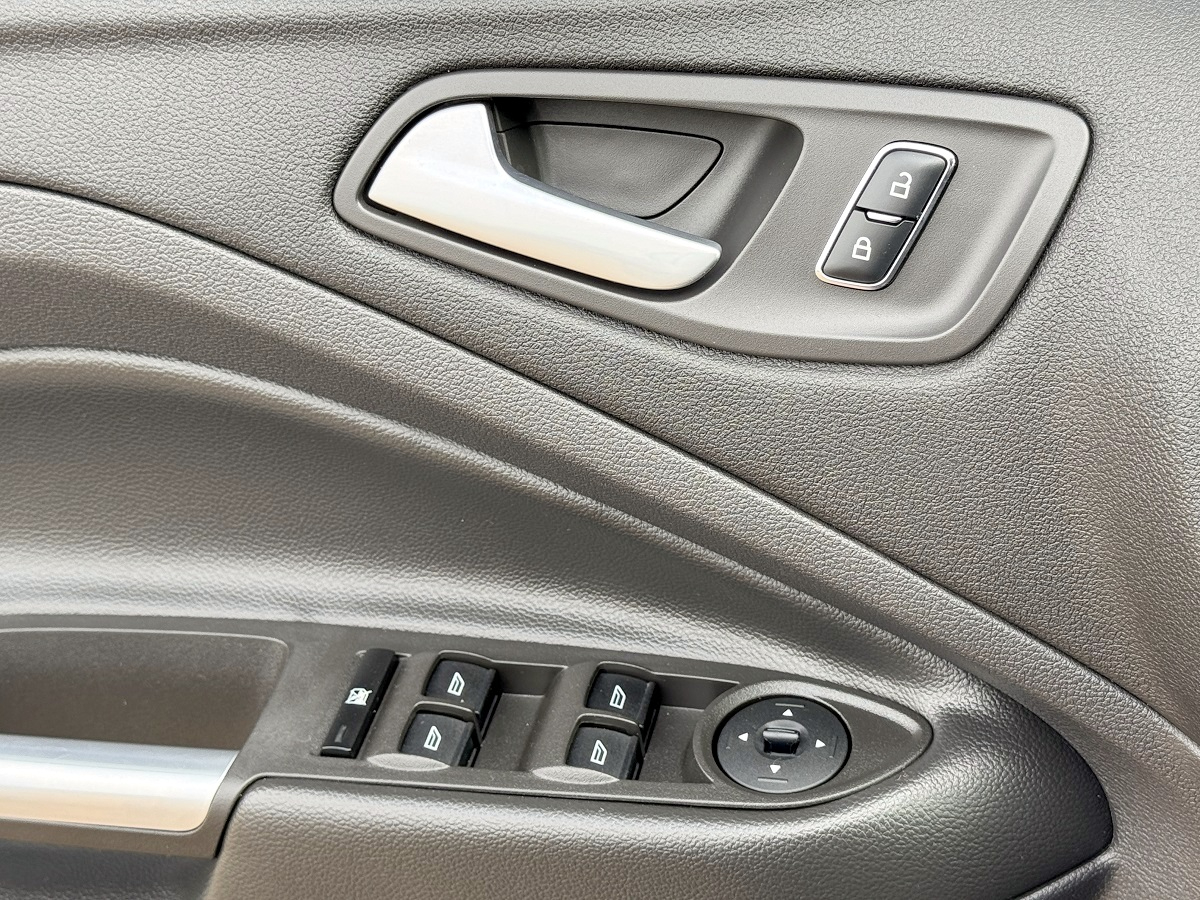 Ford Escape SE 4D SUV FWD 2014