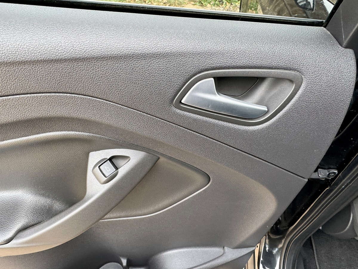 Ford Escape SE 4D SUV FWD 2014