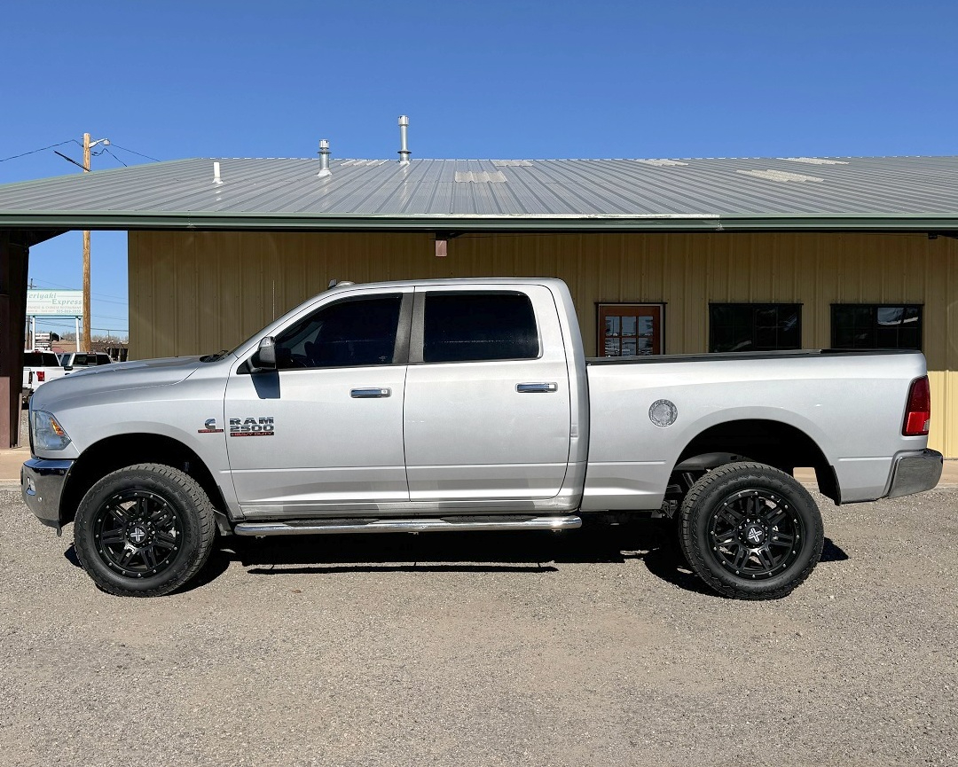 RAM 2500 Big Horn Crew Cab 4WD SWB 2016