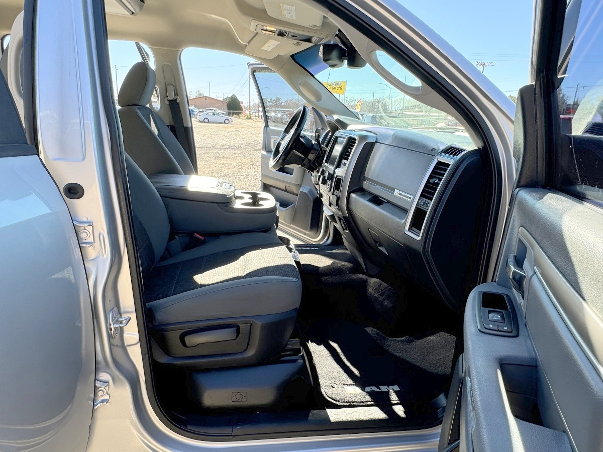 RAM 2500 Big Horn Crew Cab 4WD SWB 2016