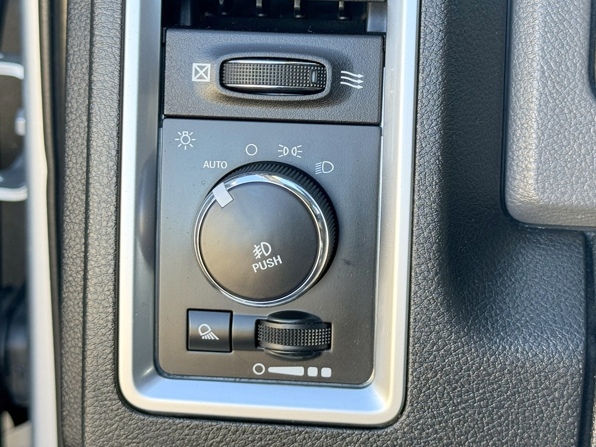 RAM 2500 Big Horn Crew Cab 4WD SWB 2016