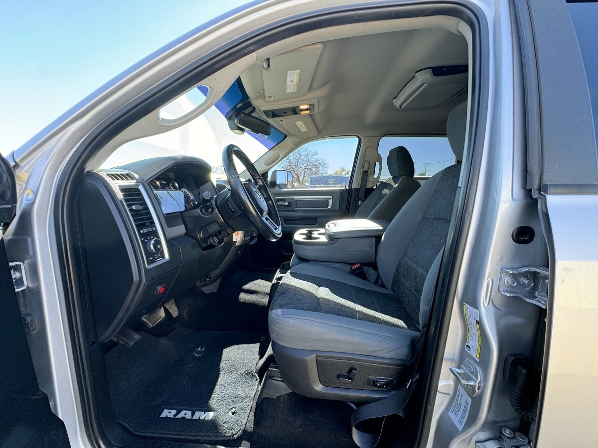 RAM 2500 Big Horn Crew Cab 4WD SWB 2016