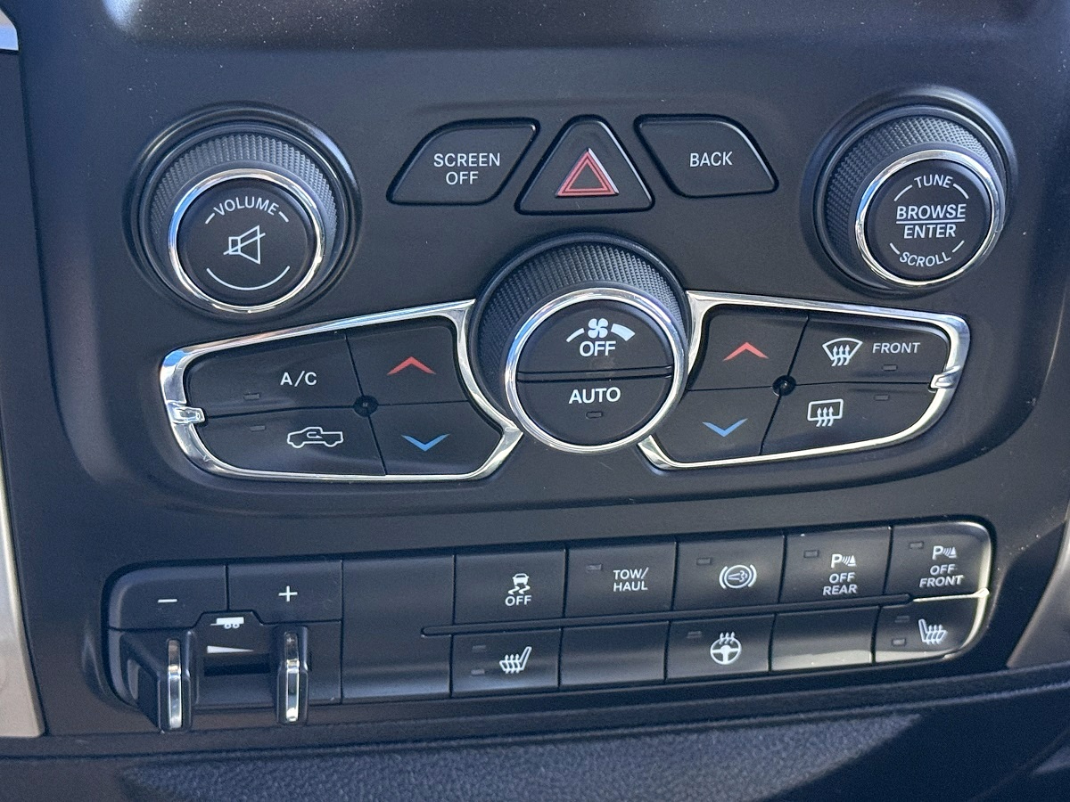 RAM 2500 Big Horn Crew Cab 4WD SWB 2016