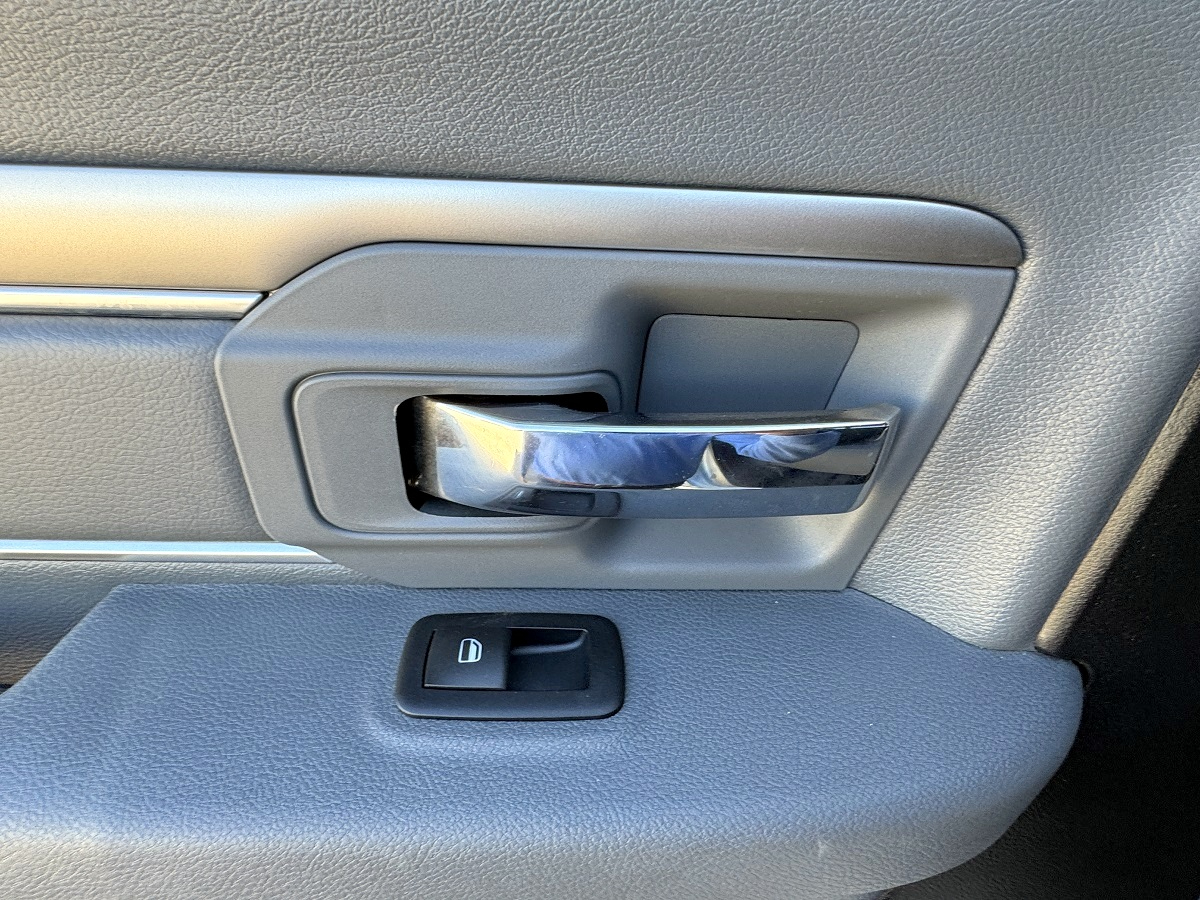 RAM 2500 Big Horn Crew Cab 4WD SWB 2016