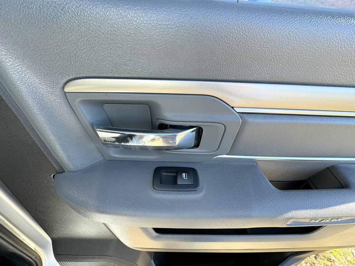 RAM 2500 Big Horn Crew Cab 4WD SWB 2016