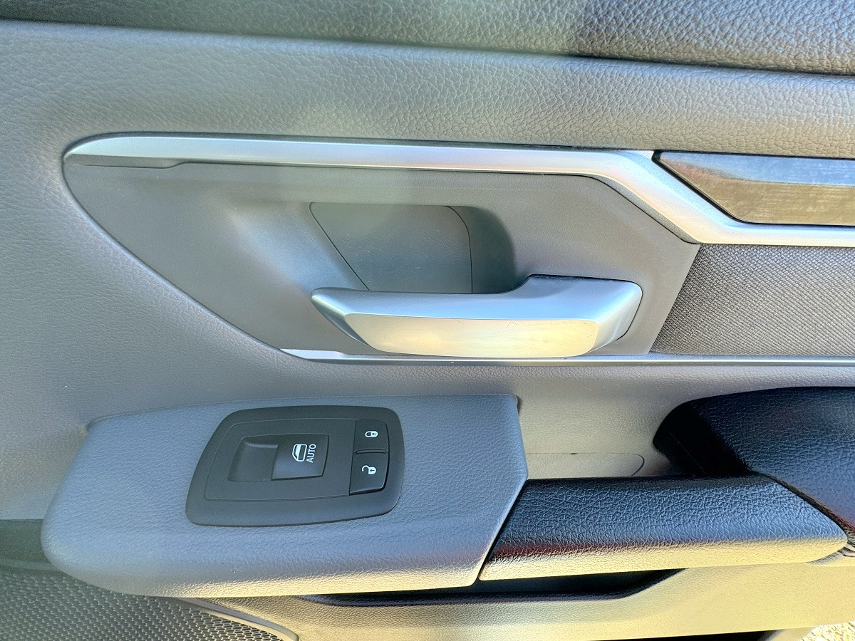 RAM 1500 Big Horn Crew Cab SWB 2WD 2019