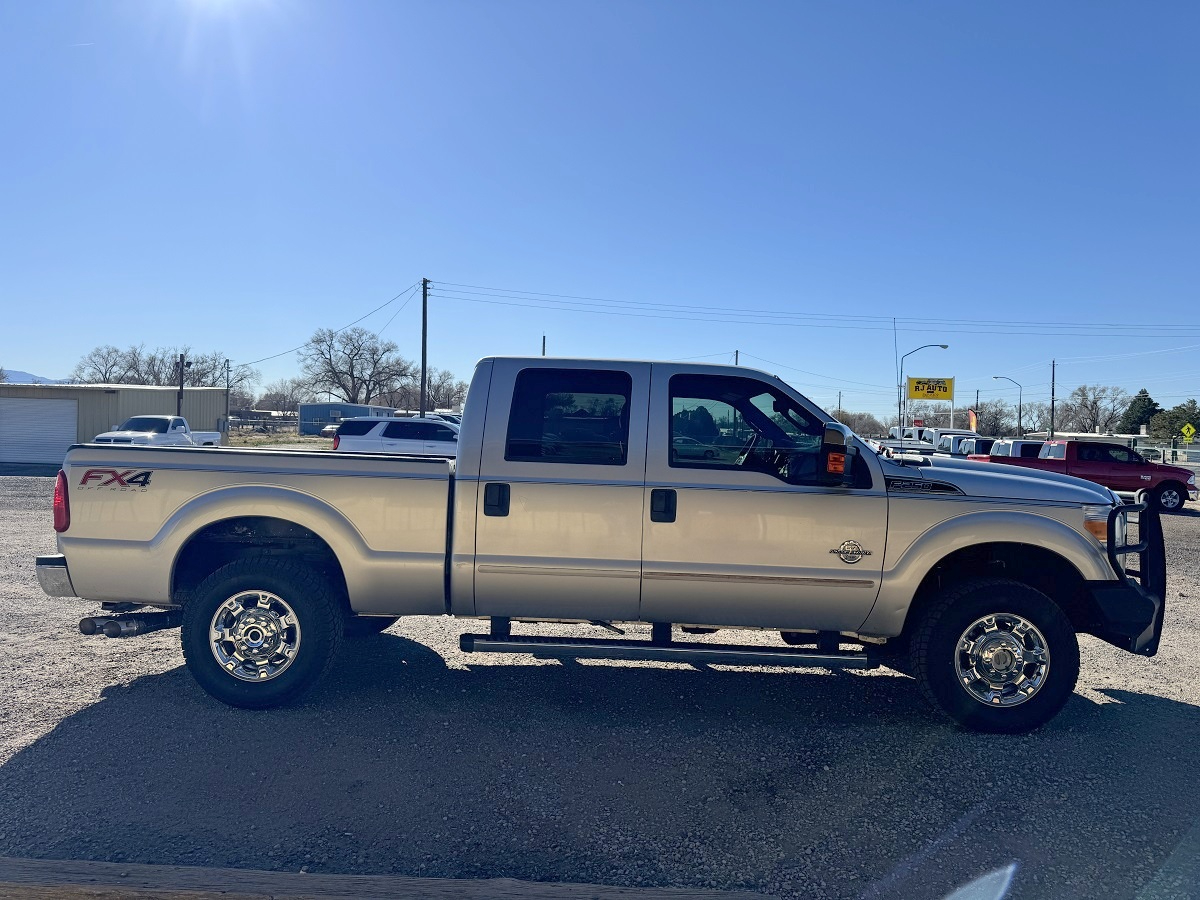 Ford Super Duty F-250 SRW XLT 4WD Crew Cab 6.75' Box 2015