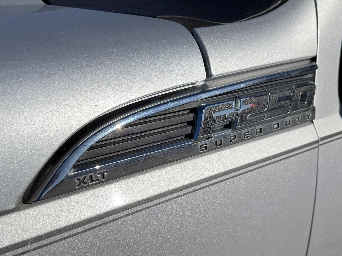 Ford Super Duty F-250 SRW XLT 4WD Crew Cab 6.75' Box 2015