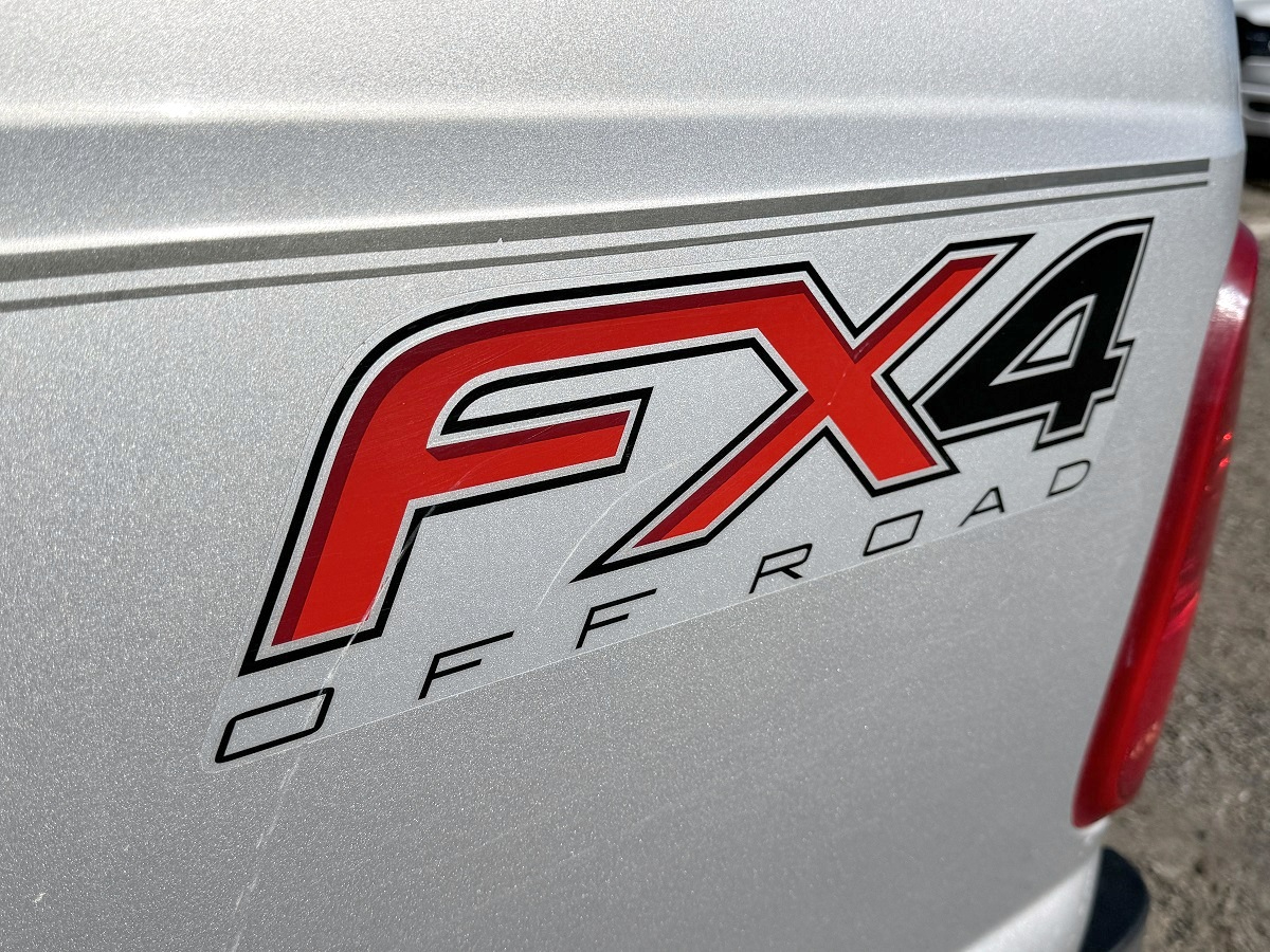 Ford Super Duty F-250 SRW XLT 4WD Crew Cab 6.75' Box 2015