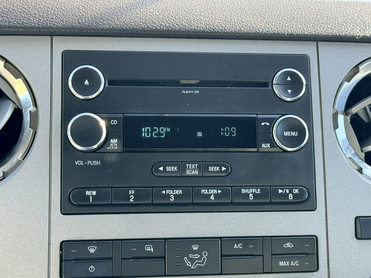 Ford Super Duty F-250 SRW XLT 4WD Crew Cab 6.75' Box 2015