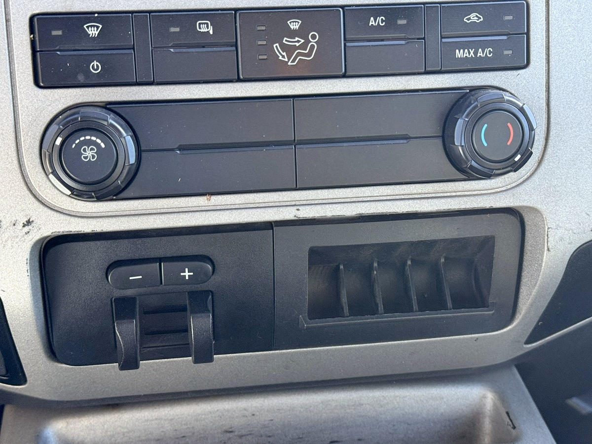 Ford Super Duty F-250 SRW XLT 4WD Crew Cab 6.75' Box 2015