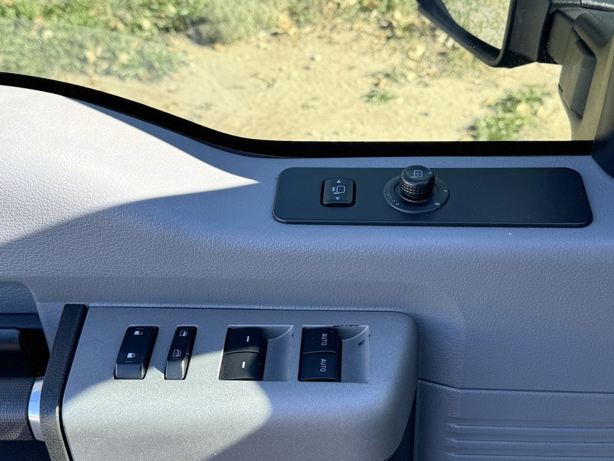 Ford Super Duty F-250 SRW XLT 4WD Crew Cab 6.75' Box 2015