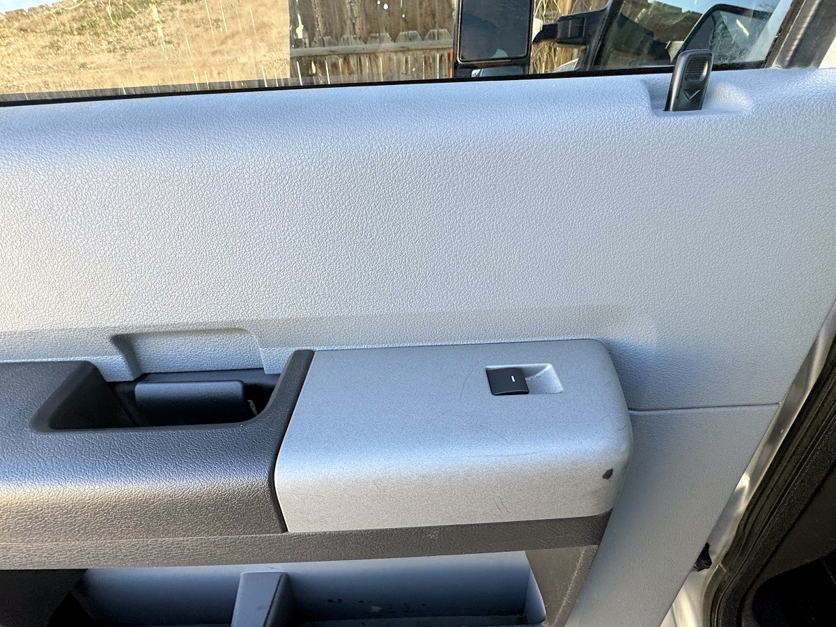 Ford Super Duty F-250 SRW XLT 4WD Crew Cab 6.75' Box 2015