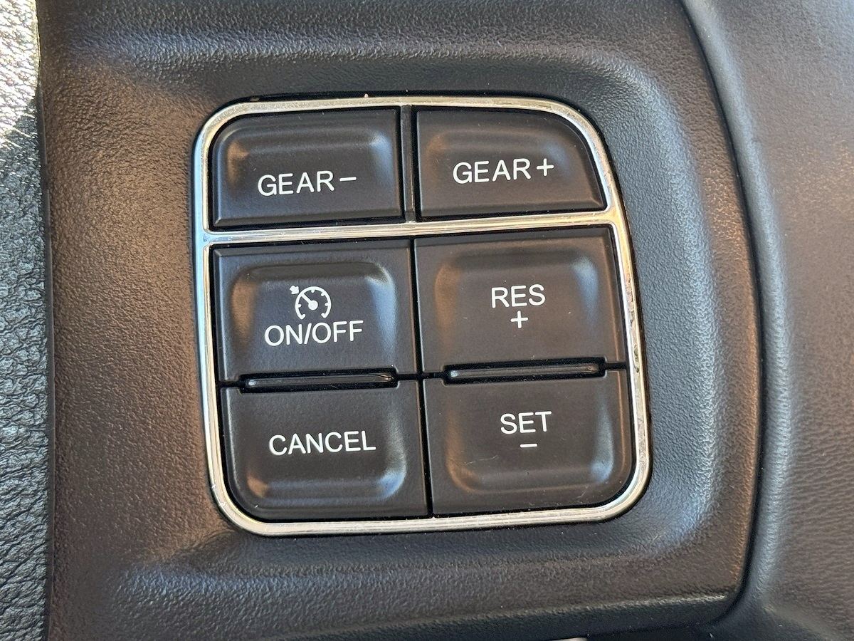 RAM 1500 SLT Crew Cab 4WD 2018