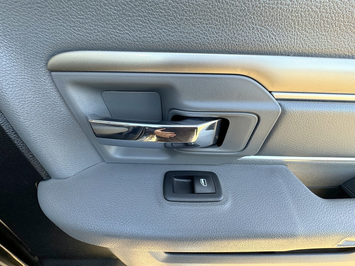 RAM 1500 SLT Crew Cab 4WD 2018