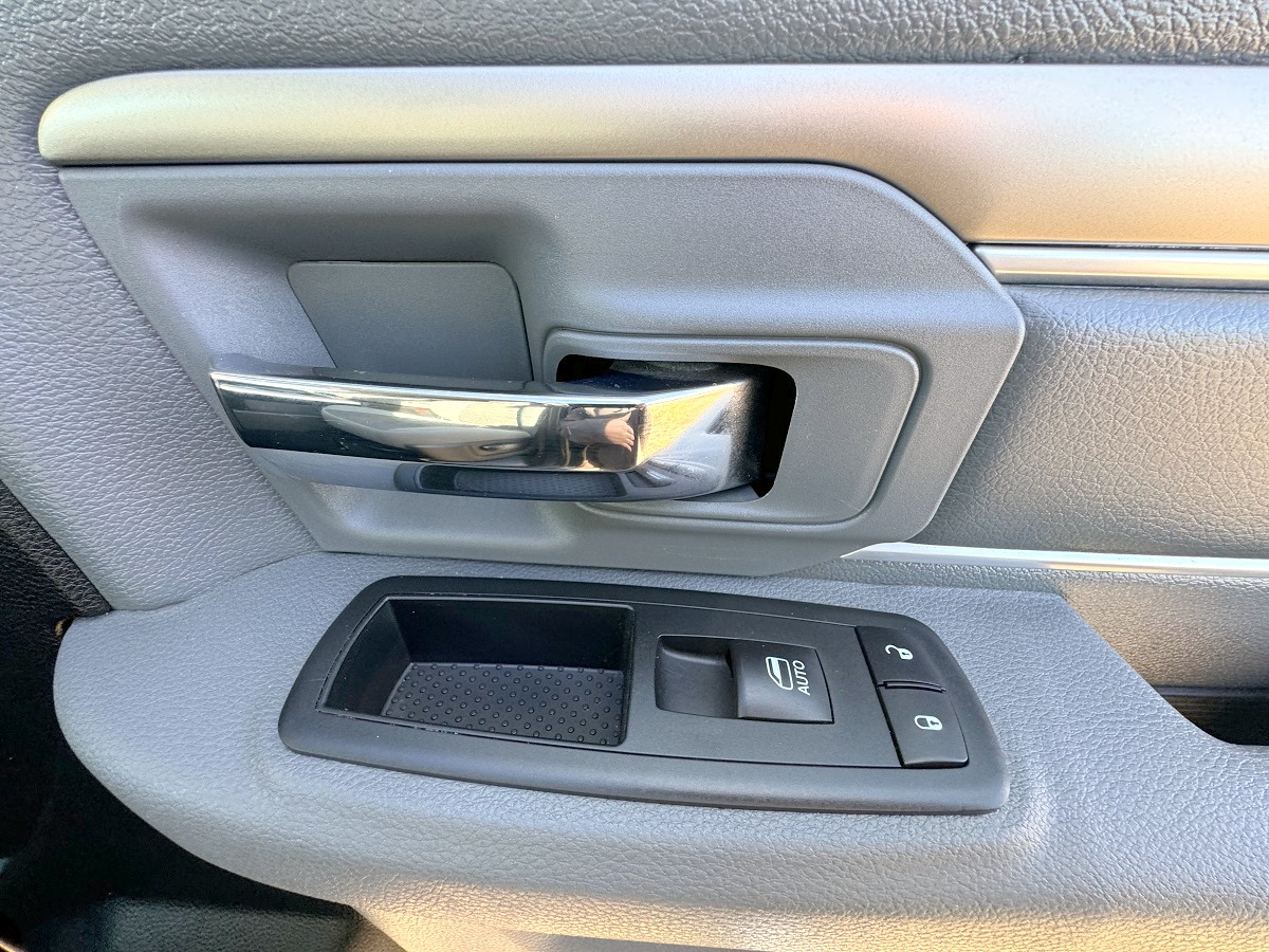 RAM 1500 SLT Crew Cab 4WD 2018