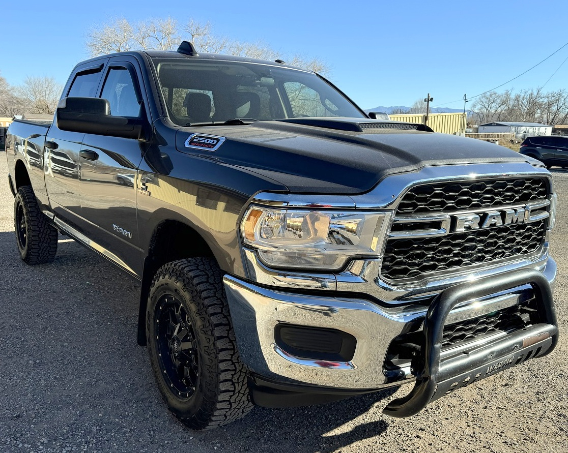 RAM 2500 Tradesman 4x4 Crew Cab 6'4" Box 2019