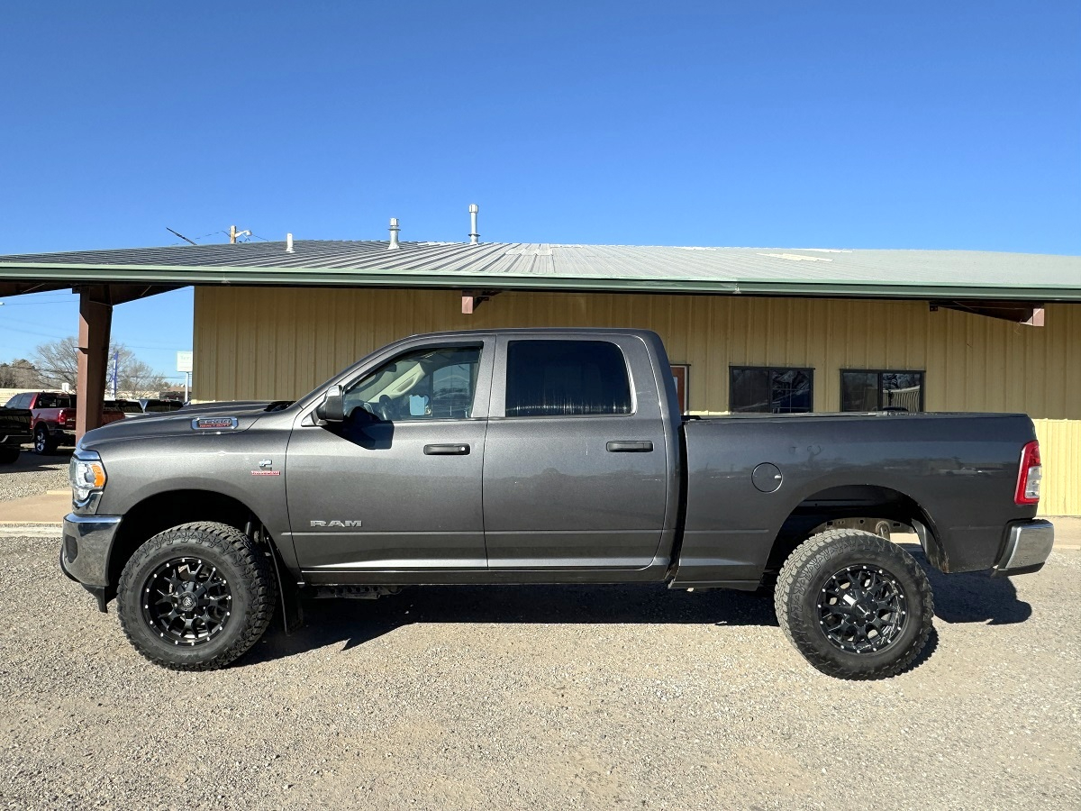 RAM 2500 Tradesman 4x4 Crew Cab 6'4" Box 2019