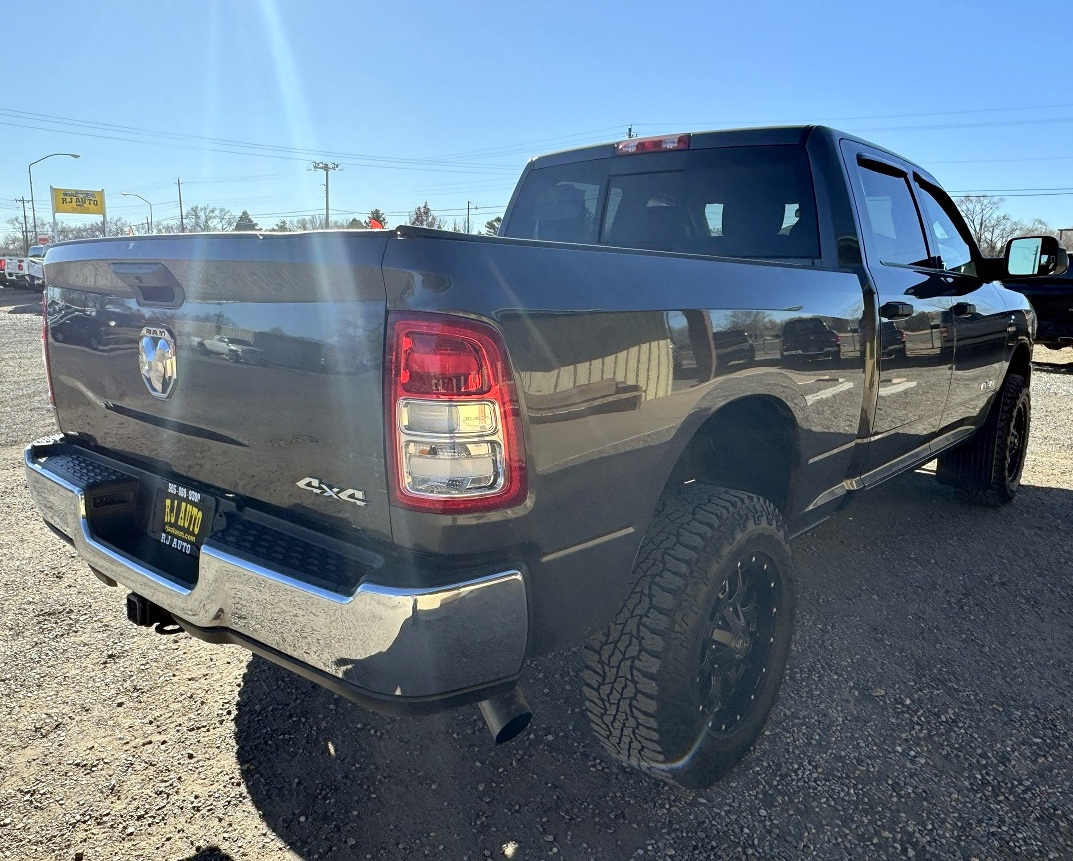 RAM 2500 Tradesman 4x4 Crew Cab 6'4" Box 2019
