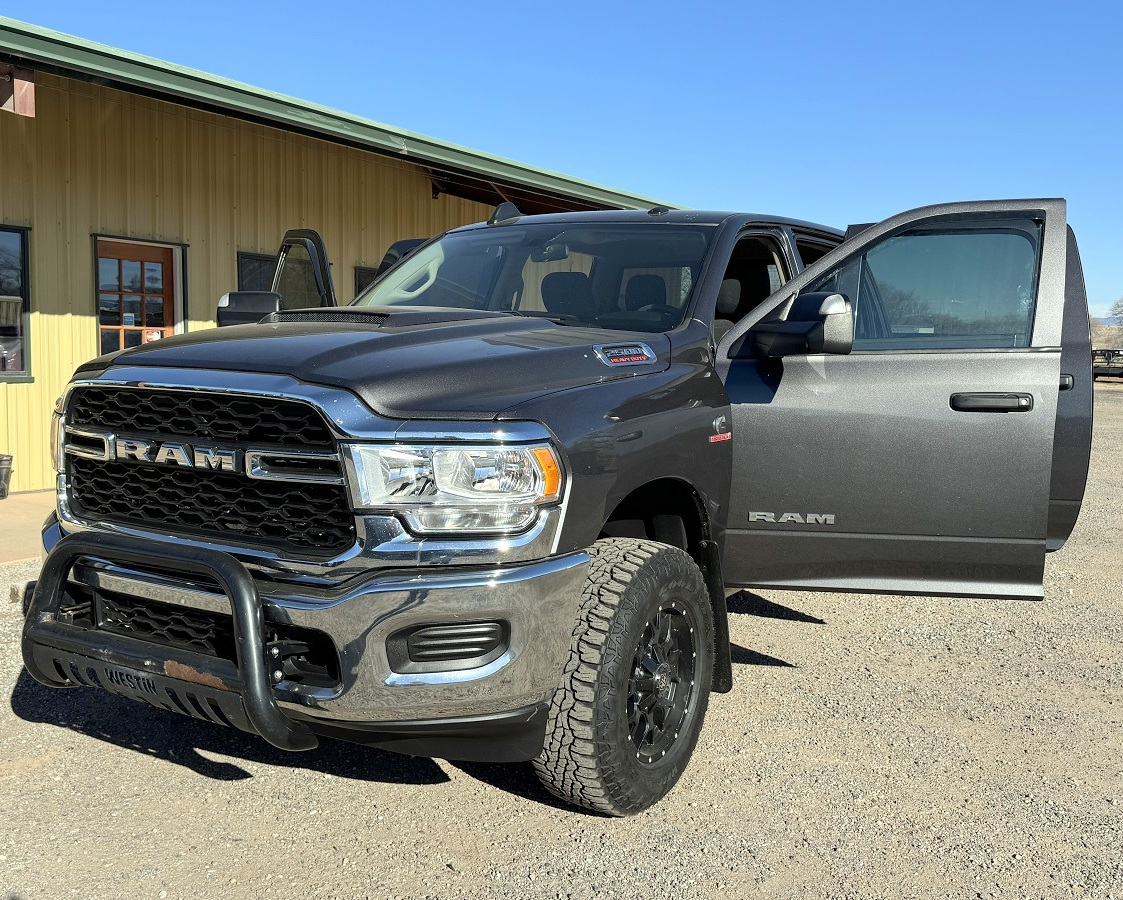RAM 2500 Tradesman 4x4 Crew Cab 6'4" Box 2019